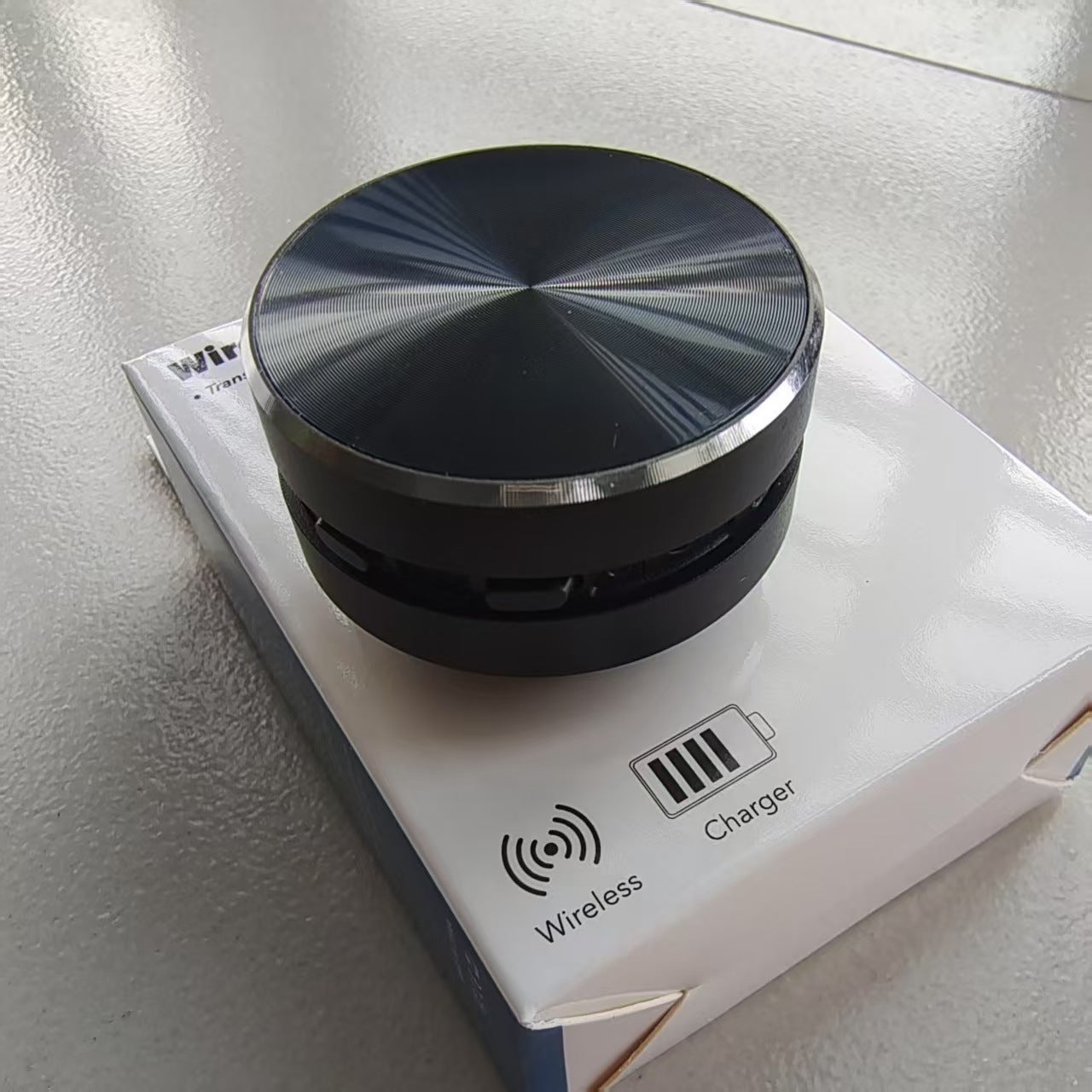 Altavoz Bluetooth 5.0 portátil magnético con conducción ósea IPX4 y radio FM